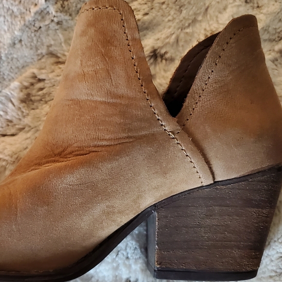 Steve Madden Adelphie leather cutout, pointed toe ankle boots women's size 6.5 - Picture 13 of 13